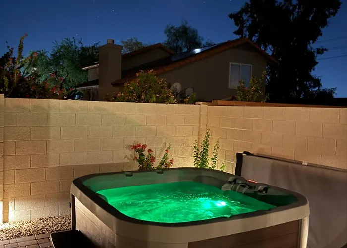 Holiday home Retreat With Private Hot Tub Scottsdale